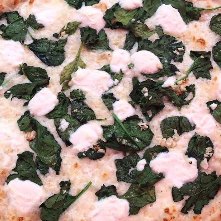 Spinach pizza